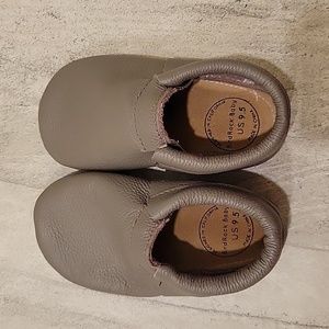 BirdRock Baby Fringeless Moccasins